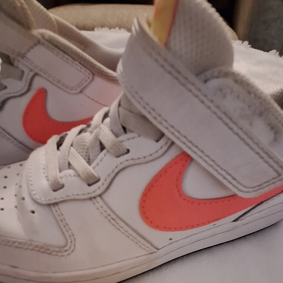 Nike Kids White Court Sneakers - Picture 12 of 12